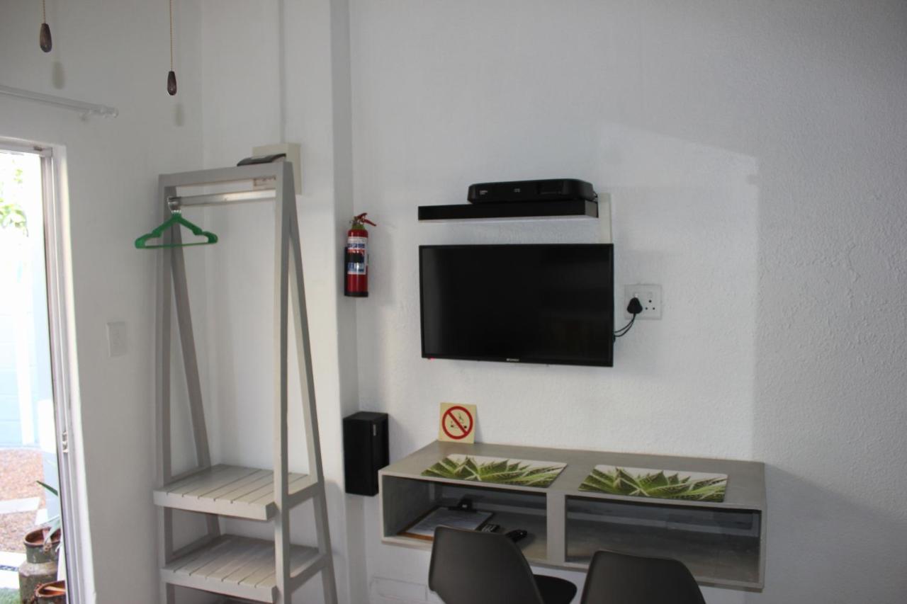 25 On Fitzpatrick Apartment Parow Exterior photo
