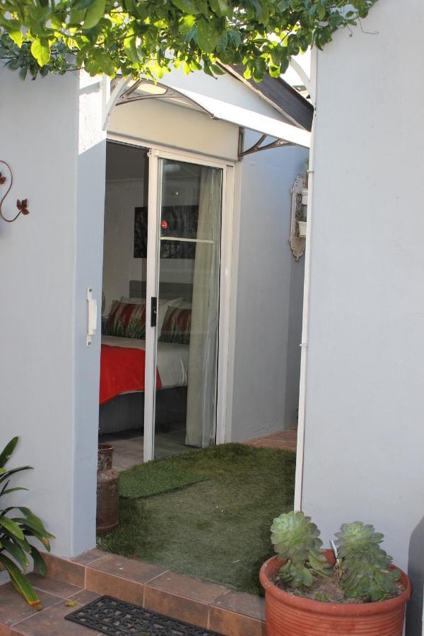 25 On Fitzpatrick Apartment Parow Exterior photo