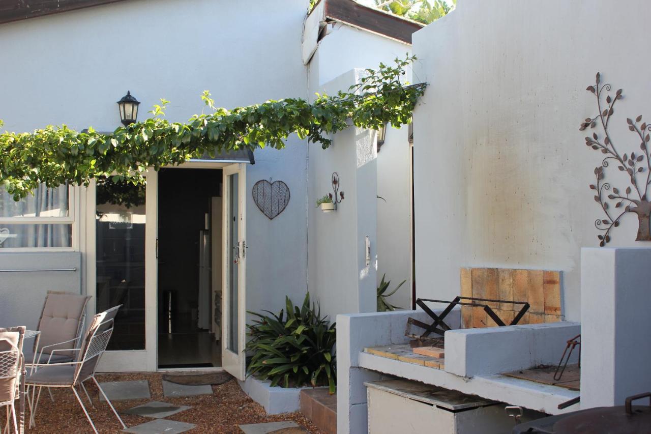 25 On Fitzpatrick Apartment Parow Exterior photo
