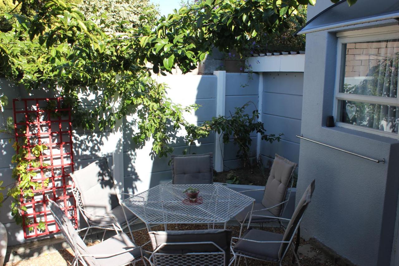 25 On Fitzpatrick Apartment Parow Exterior photo