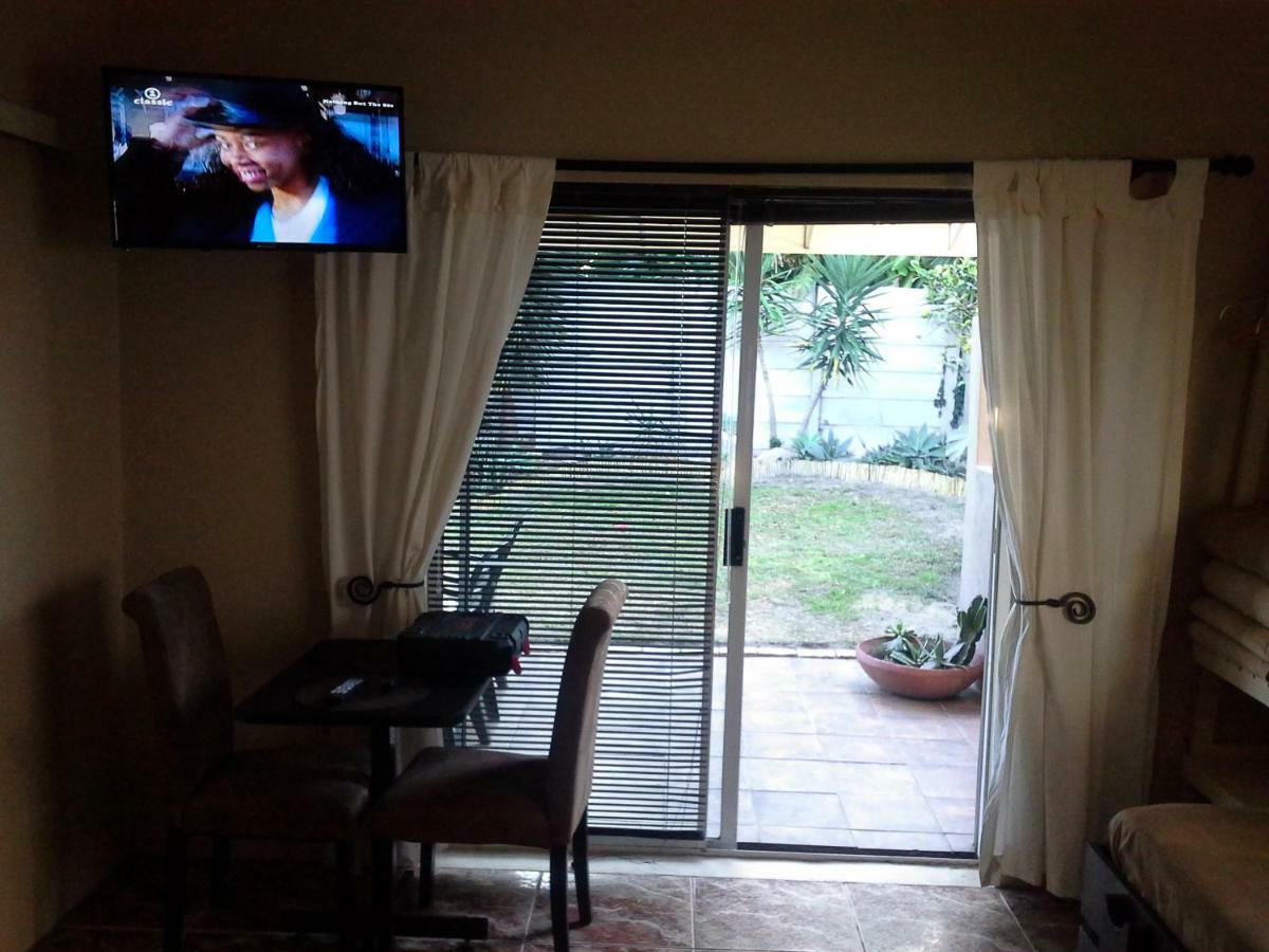 25 On Fitzpatrick Apartment Parow Exterior photo